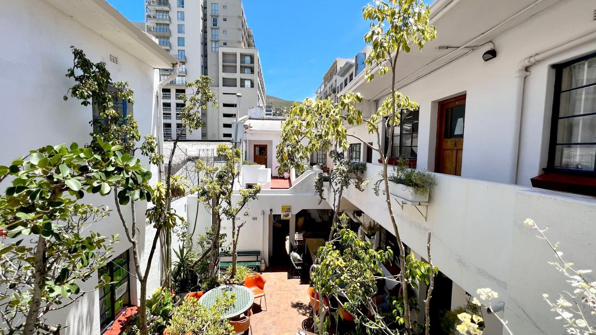 Хостел Long Street Backpackers (Adults Only) Кейптаун Экстерьер фото