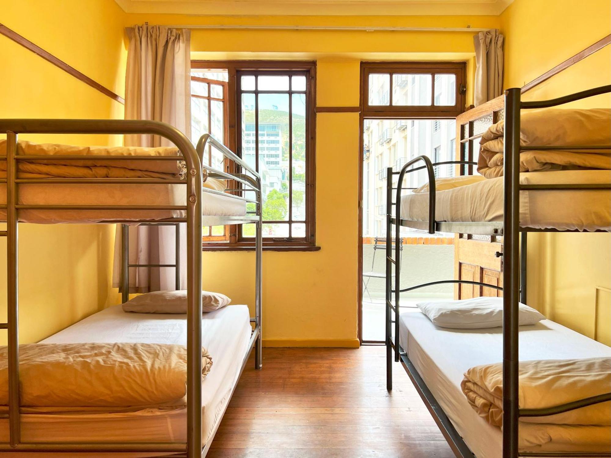 Хостел Long Street Backpackers (Adults Only) Кейптаун Экстерьер фото