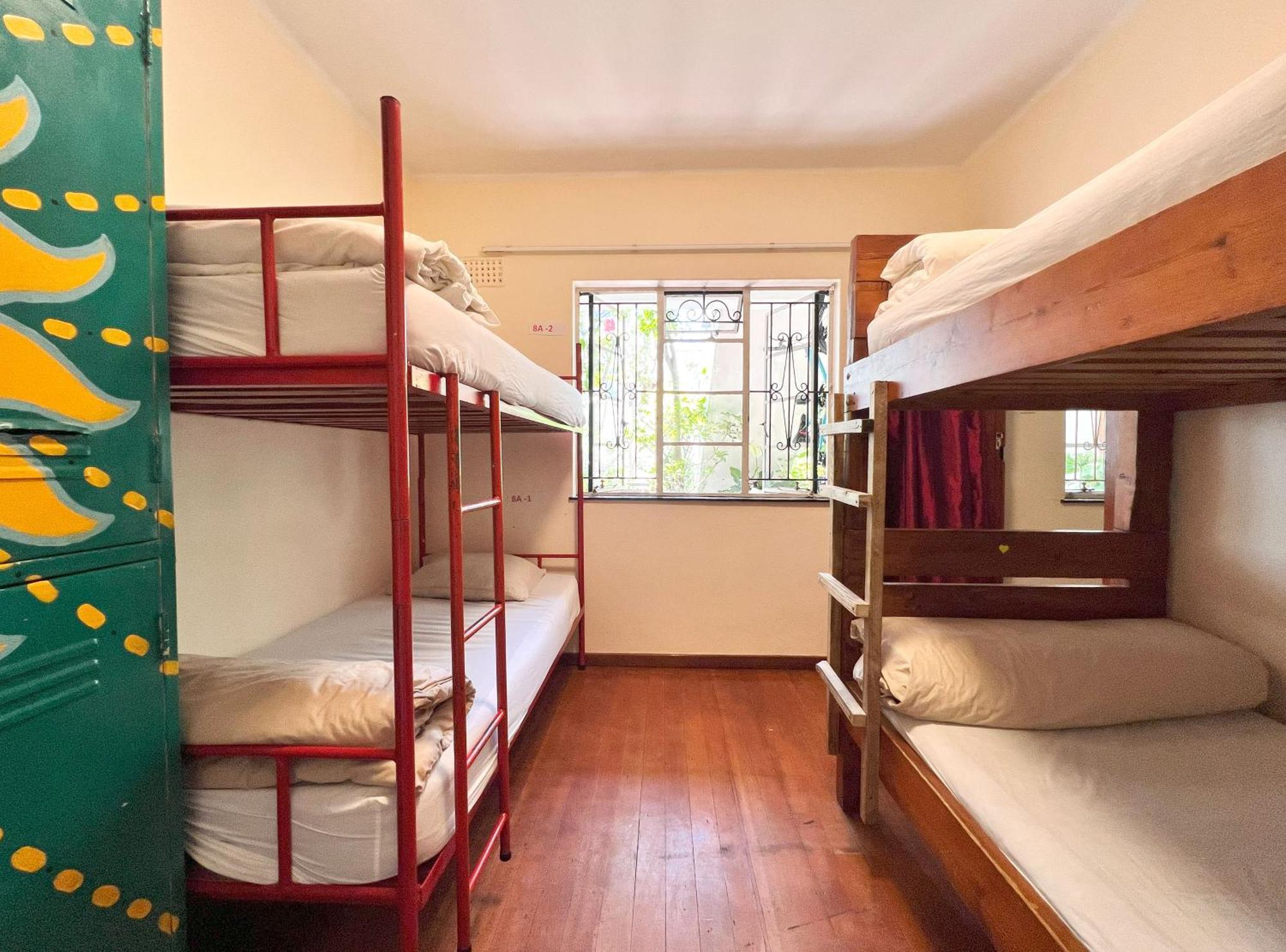 Хостел Long Street Backpackers (Adults Only) Кейптаун Экстерьер фото